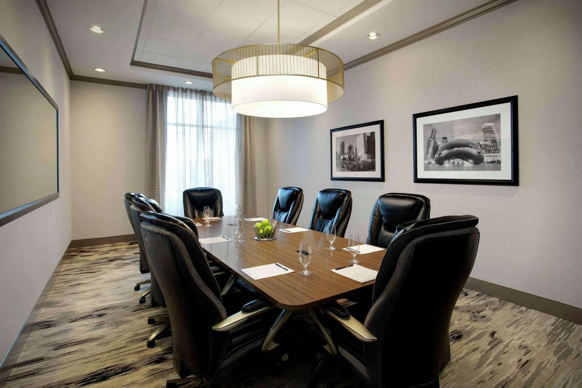 Doubletree By Hilton Chicago Midway Airport, Il Hotel Bedford Park Екстериор снимка