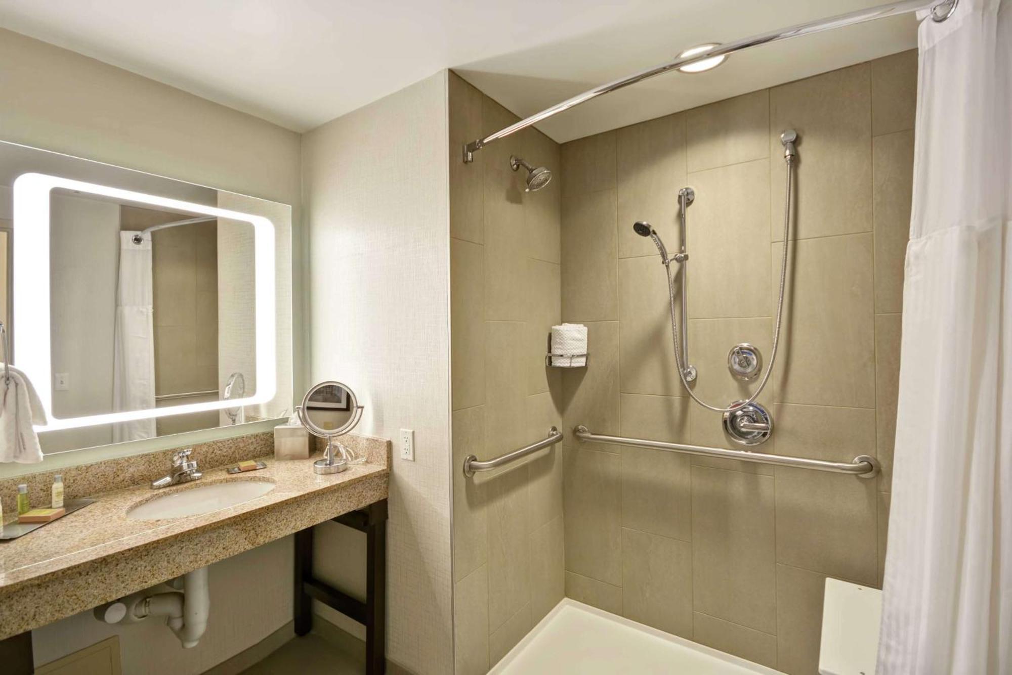 Doubletree By Hilton Chicago Midway Airport, Il Hotel Bedford Park Екстериор снимка