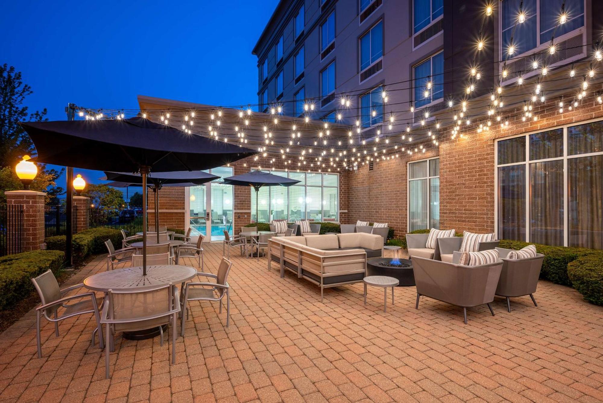 Doubletree By Hilton Chicago Midway Airport, Il Hotel Bedford Park Екстериор снимка