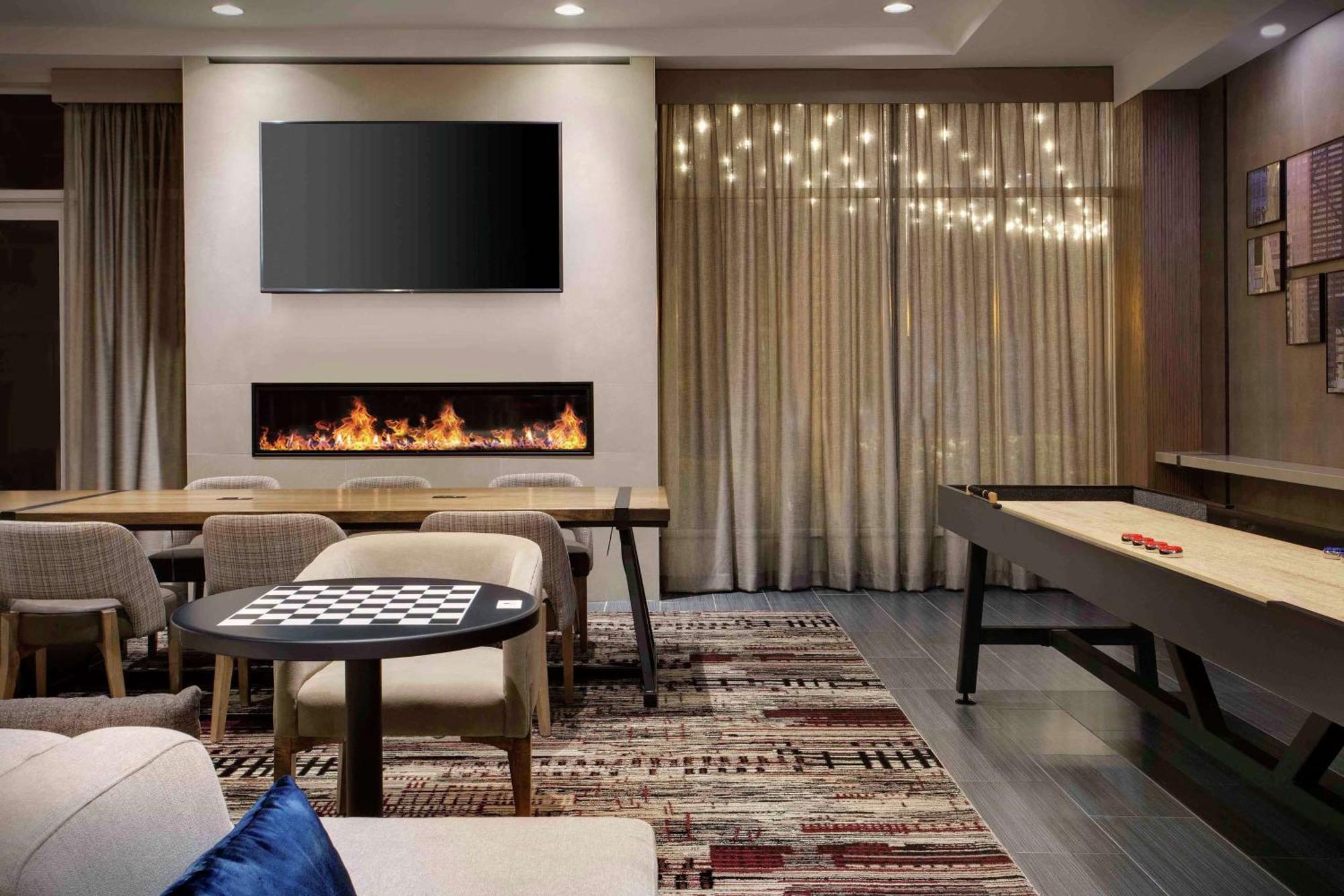 Doubletree By Hilton Chicago Midway Airport, Il Hotel Bedford Park Екстериор снимка