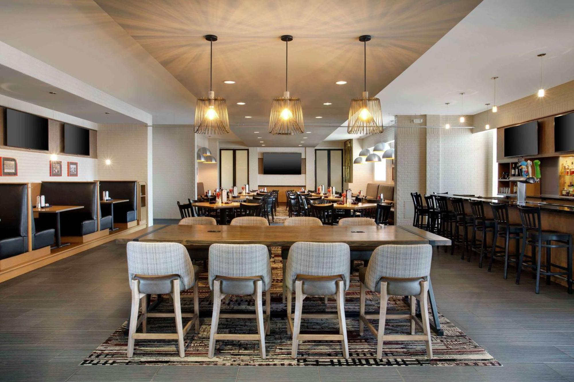 Doubletree By Hilton Chicago Midway Airport, Il Hotel Bedford Park Екстериор снимка